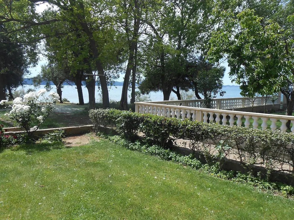 Pansion Marta Otel Bibinje