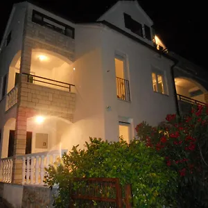 Apartman Yvonne 